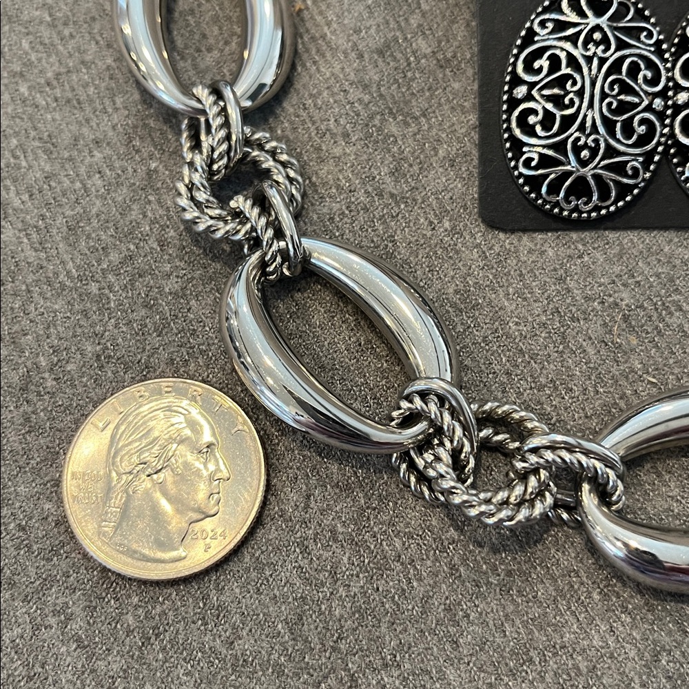 ๐ป3/$15 Silvertone Linked Chain Necklace & Earring Set - Picture 3 of 5
